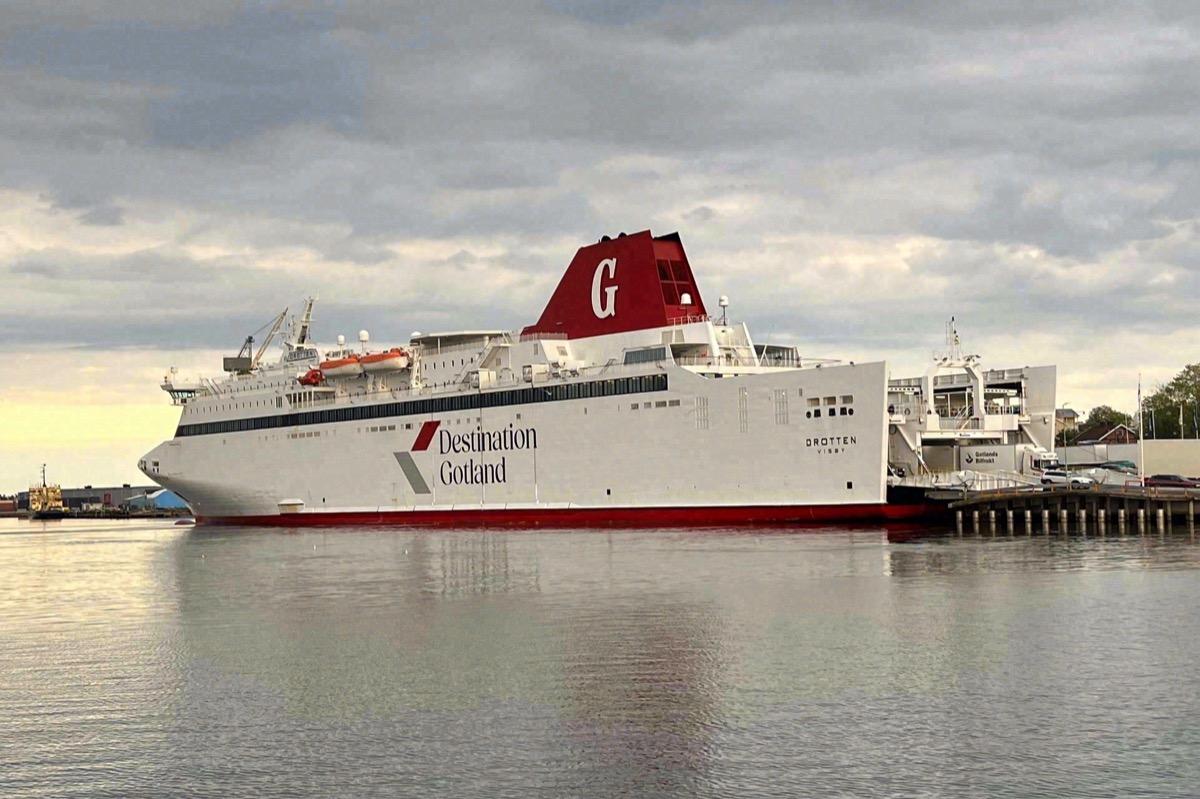 Die Fähre Drotten von Destination Gotland im Hafen von Oskarshamn